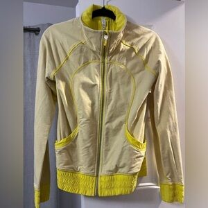 Lululemon jacket size 6